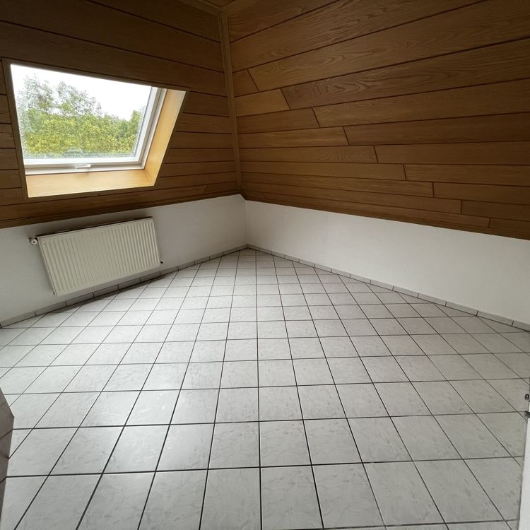 #geräumige Dachgeschoss-Wohnung#offen#hell#Balkon - Photo 1