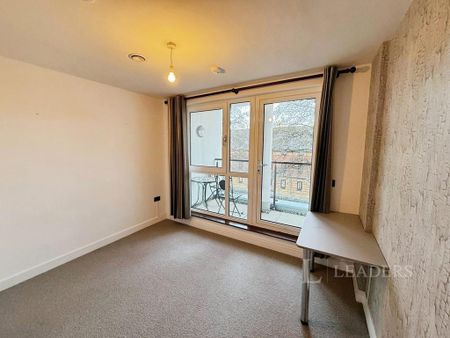 2 bedroom flat to rent - Photo 3