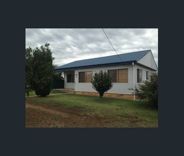 10 Edgeroy Street, Tamworth, NSW 2340 - Photo 5