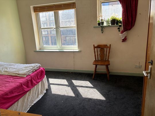 Room in a Shared House, Christopher Close, SE16 - Photo 1