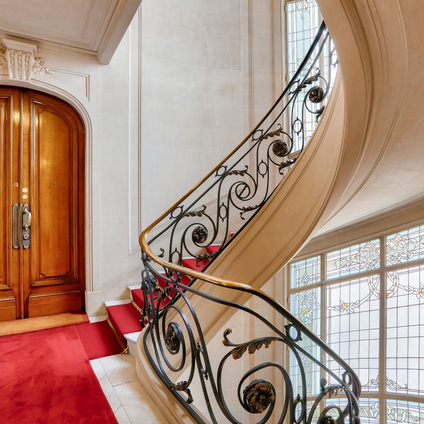 Paris 8 - Triangle d’or - Photo 1