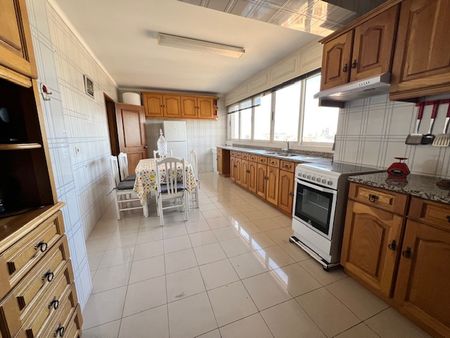 Apartamento T4 no Centro de Aveiro com vistas deslumbrantes para a cidade e salinas... - Photo 2