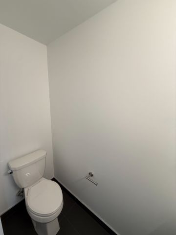 For Lease - 30 Francis Street Unit# 405, Kitchener, Ontario - Photo 3
