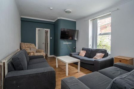 6 bedroom terraced house to rent - Photo 2