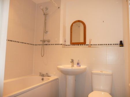 2 bedroom Apartment - Noble Court, Drury Lane - Photo 4