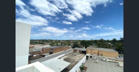One Bedroom Renovated Rooftop Unit - Photo 3