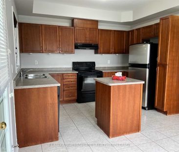 For Lease - 309 Monarch Avenue, Ajax, Ontario - Photo 2