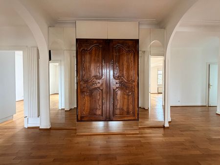 Location Appartement 5 pièces 148m² - Photo 4