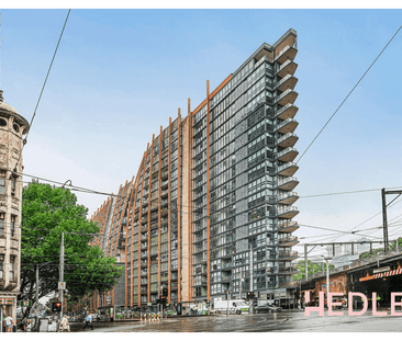 F L I N D E R S S T R E E T - Photo 5