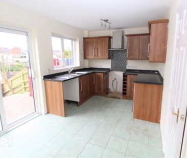 17 Strone Park, Dundonald, BT16 1UW - Photo 4