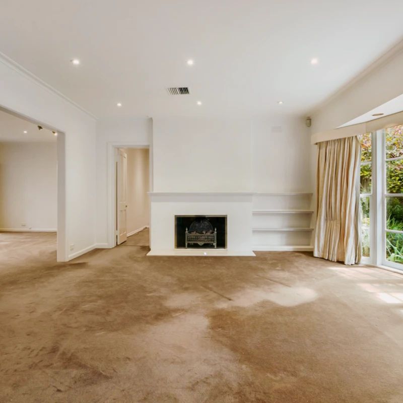 4 Bed, 2 Bath - Photo 1