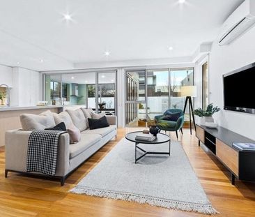 Stunning Family Residence With the Ultimate "Wow" Factor - Photo 6