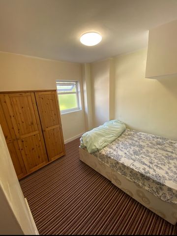 Room in a Shared House, Sherbrooke Road, NG5 - Photo 4