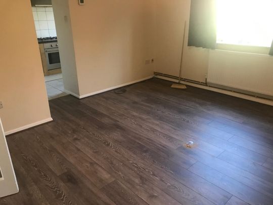 2 Bed Flat, Goodmayes, IG3 - Photo 1