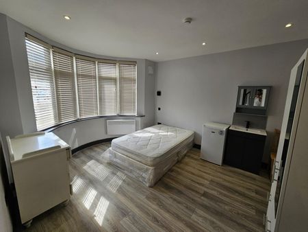 Studio Flat, Aberfoyle Road., SW16 - Photo 4