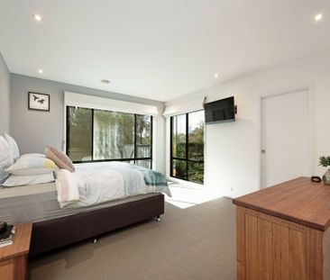 Executive Home Close To Town Centre - Photo 6