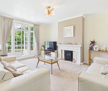 Park Lawn, Farnham Royal,SL2 - Photo 1