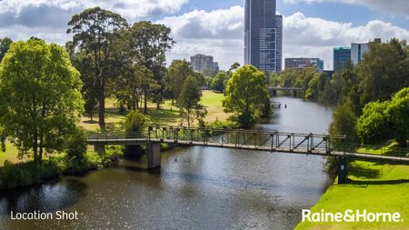 2 Bedroom Unit in Great Central Location! - Photo 4