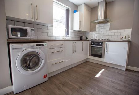 1 bedroom in a house share to rent - Photo 5