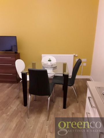 Studio to rent - Photo 2