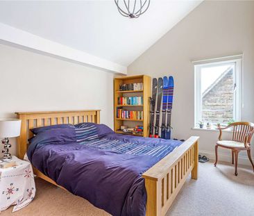 Fabulous four-bedroom detached barn conversion with superb countrys... - Photo 1