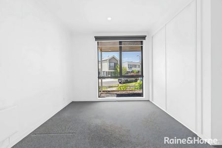 1 Callow Walk, St Albans, VIC 3021 - Photo 3