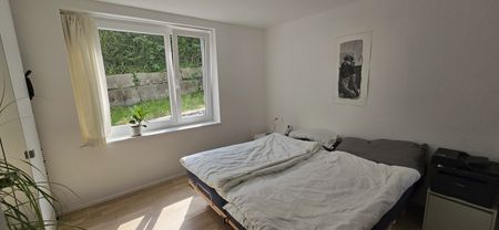 APPARTEMENT 21/2 PIÈCES À ZURICH - DISTRICT 2 WOLLISHOFEN, MEUBLÉ, TEMPORAIRE - Photo 2