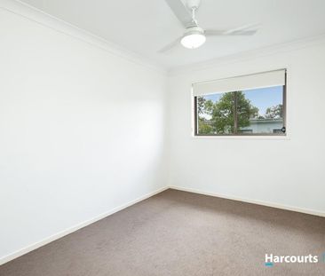 Break lease Upstairs Second living area , modern townhouse with poo... - Photo 4