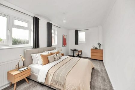 3 bedroom semi-detached house to rent - Photo 3