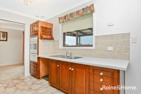 59 OAKRIDGE ROAD, Aberfoyle Park, SA 5159 - Photo 5