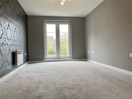 Hurstbourne Crescent, Wolverhampton, West Midlands, WV1 - Photo 2