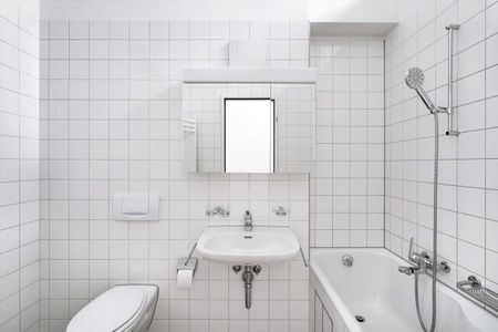 Vivre sur deux étages à proximité de la vie trépidante - Photo 4