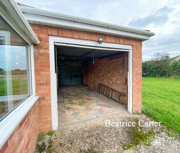 2 bedroom detached bungalow to rent - Photo 1