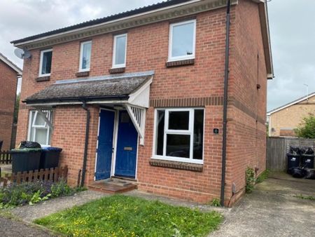 2 bedroom semi-detached house to rent - Photo 5