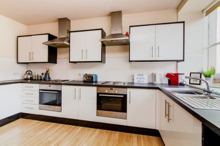 Silver Ensuite - Photo 2