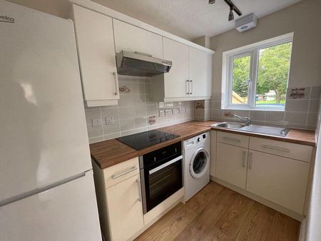 1 bedroom semi-detached house to rent - Photo 3