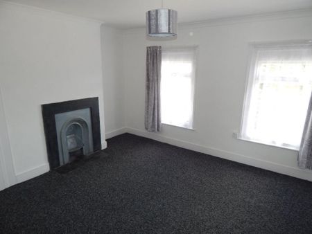 2 bedroom maisonette to rent - Photo 5