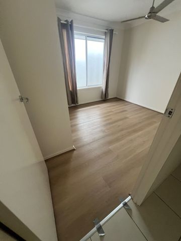 Stunning Four Bedroom +Media Family Abode Located In Yarrabilba - Photo 4