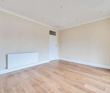 Etchingham Park Road, Finchley, N3 - Photo 5