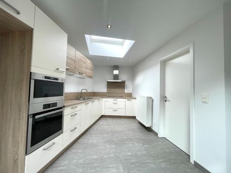 Menen-Volledig vernieuwde woning met 3 slaapkamers en garage - Foto 5