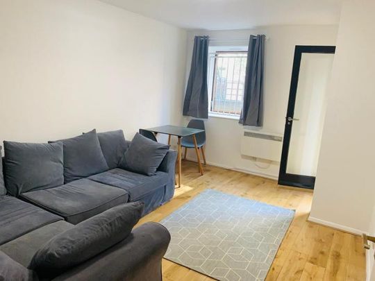 1beds Apartment - Photo 1