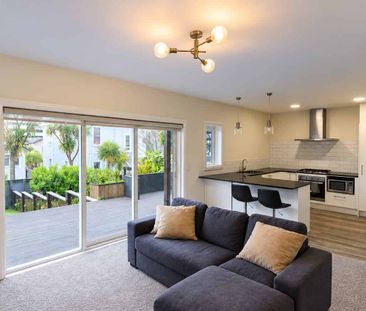 Thorndon Gem! Renovated 2 Bedroom Home - Photo 3