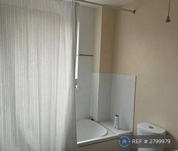 1 bedroom in a house share to rent - Photo 6