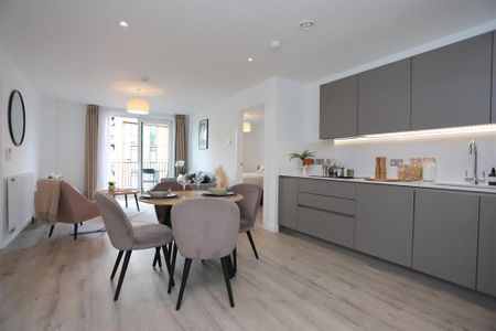 3 bedroom flat to rent - Photo 2