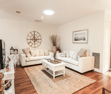 Comfortable, Light-Filled Home in a Quiet Rosebud Pocket - Photo 1