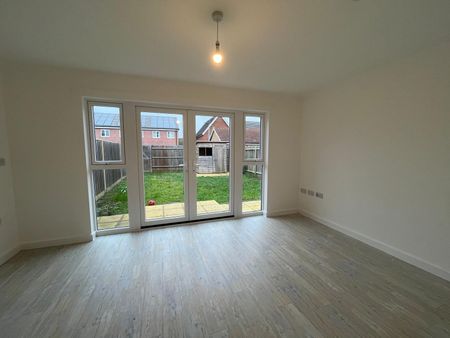 East Hall Close, Sittingbourne, Sittingbourne, ME10 3TS - Photo 3