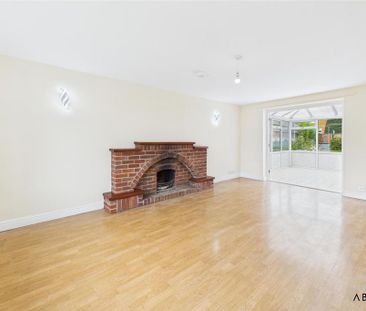 5 bedroom detached house to rent - Photo 2