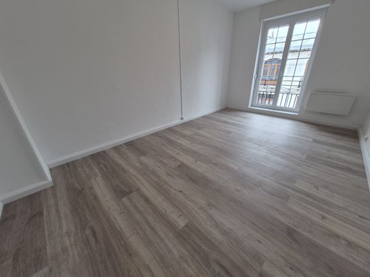 Location Appartement 4 pièces 94m² CAMBRAI 59400 - Photo 1