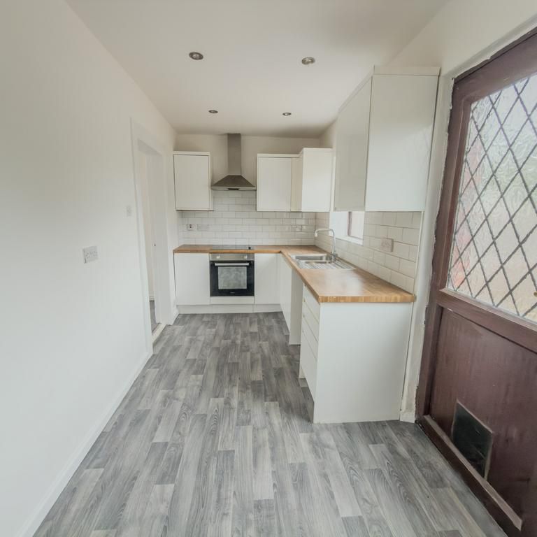 2 bedroom terraced house to rent - Photo 1