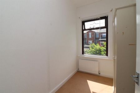 3 bedroom House To Let - Photo 4